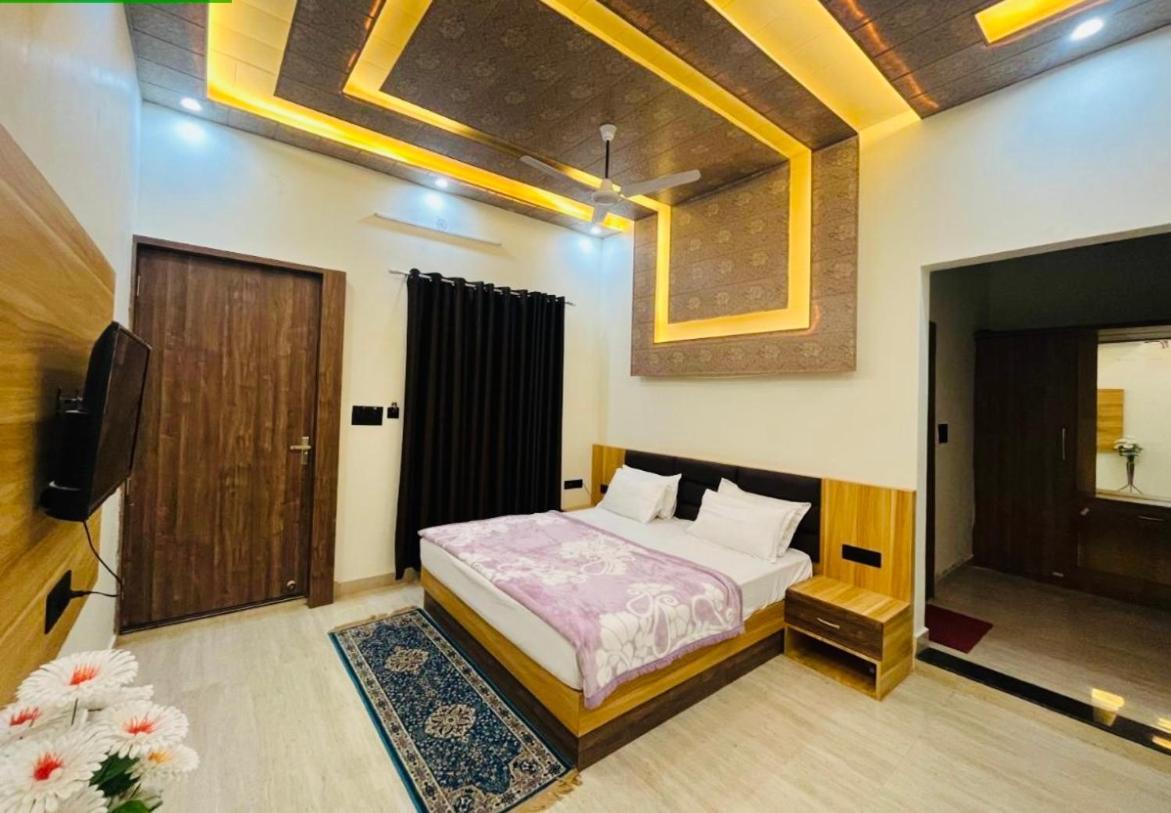 Lotus Palm Retreat - Full Villa Ujjain Exterior foto